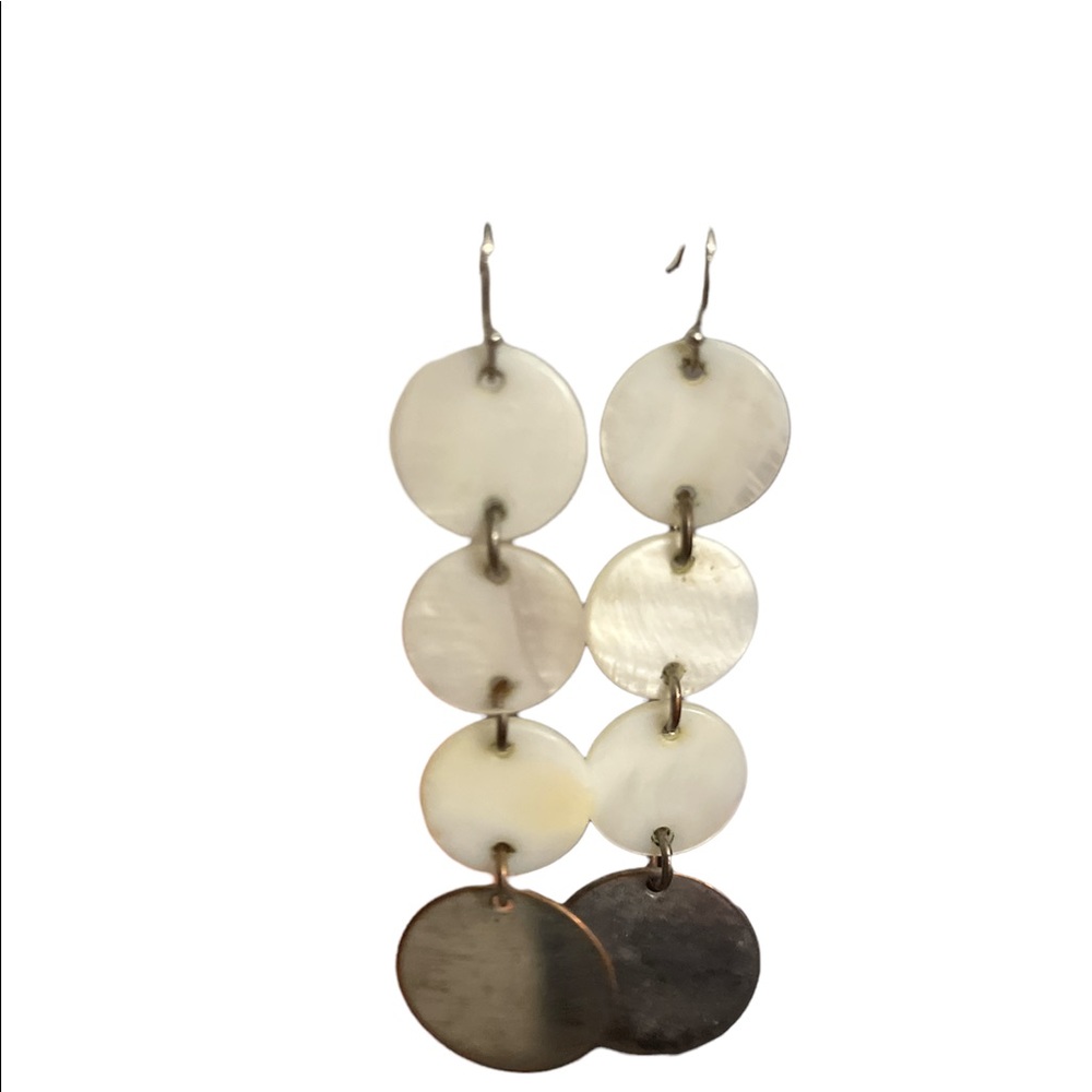 SALE !!! GUESS SEASHELL EARRINGS 🔥🔥🔥🔥